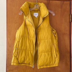 Old navy puffer vest